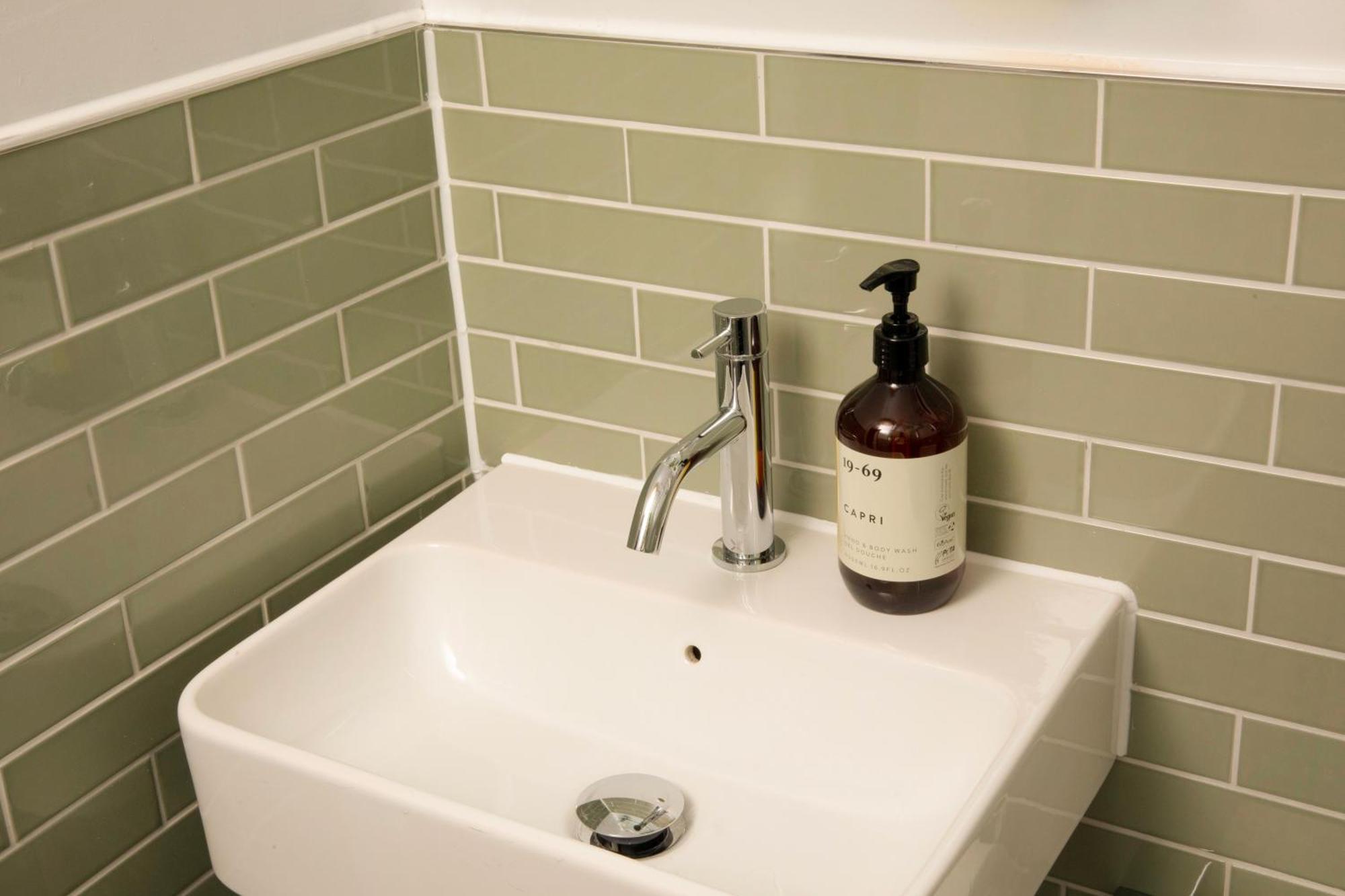 Bob W London Olympia Hotel Екстериор снимка