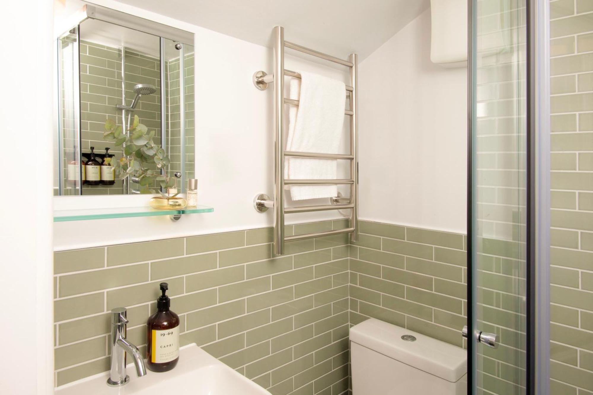 Bob W London Olympia Hotel Екстериор снимка